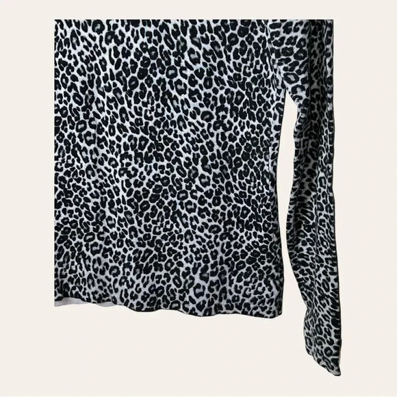 0404. CHARTER CLUB FULL BUTTON UP LONG SLEEVE CARDIGAN SIZE MEDIUM LEOPARD PRINT - Picture 12 of 12